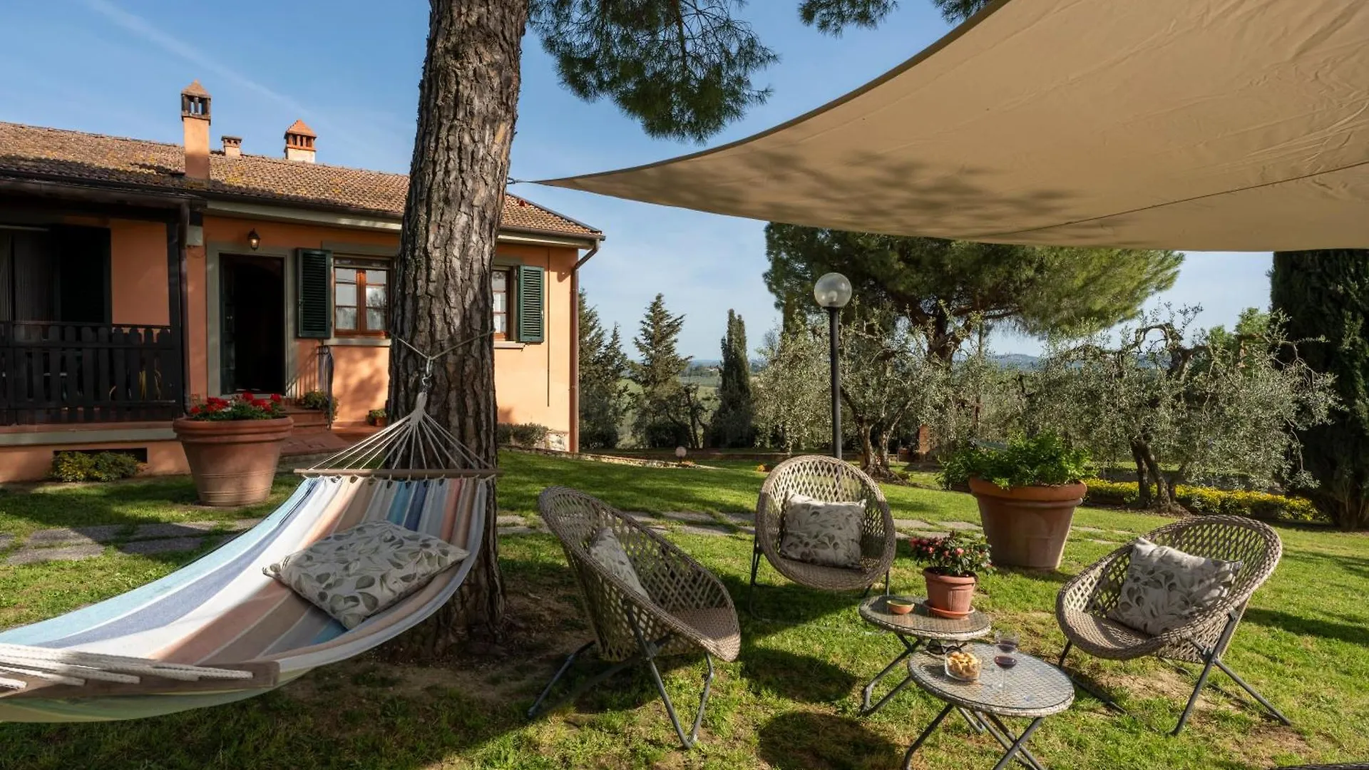 Villa Sunshine Apartments Gambassi Terme